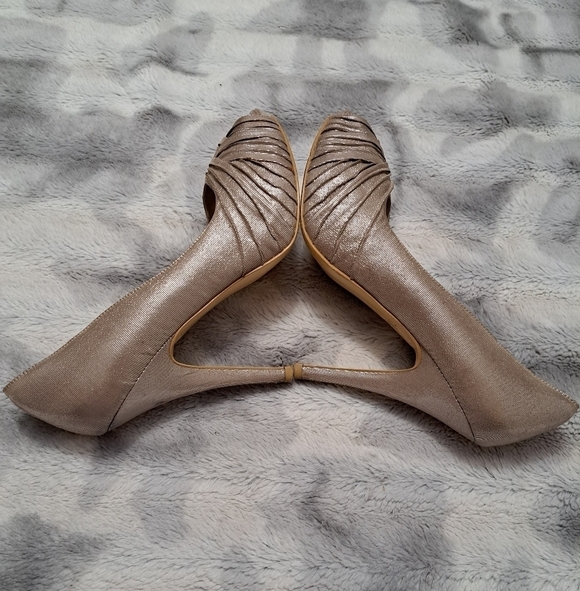 LuLu Townsend Shimmering Gold Heels  Size 8.5 - Picture 7 of 12